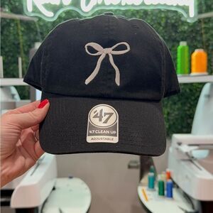 Bow embroidered hat